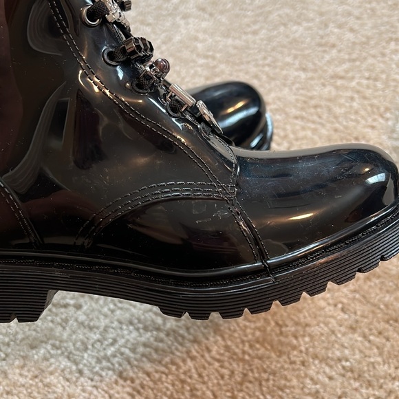 Karl Lagerfeld Topanga black rain boot charm detail shoe size 7 pull on - Picture 7 of 9